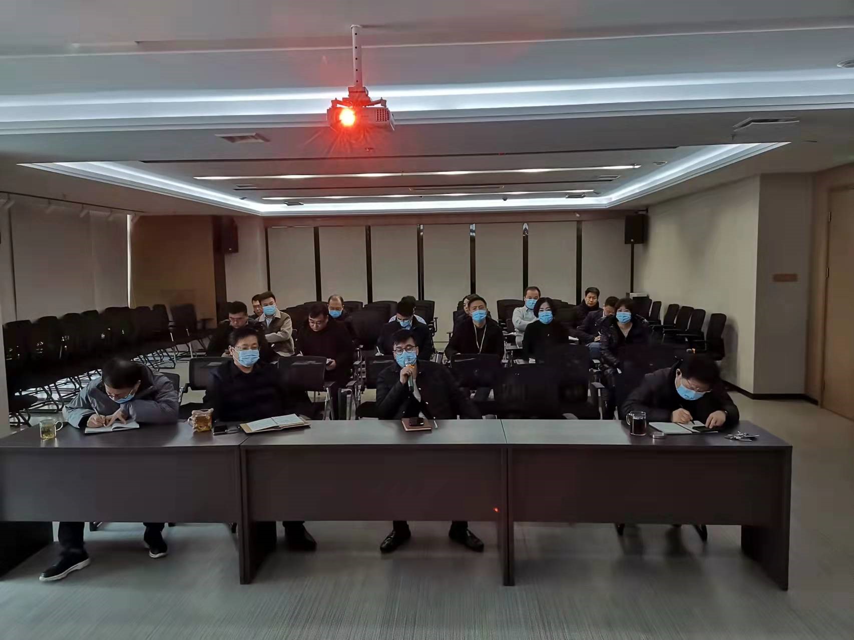 集團公司董事長、總經(jīng)理王禹澄做重要講話